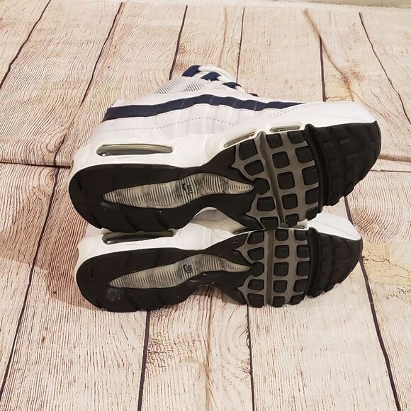 NIKE Sneakers   - Picture 7 of 12